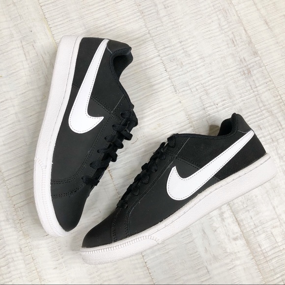 nike court royale women's black and white